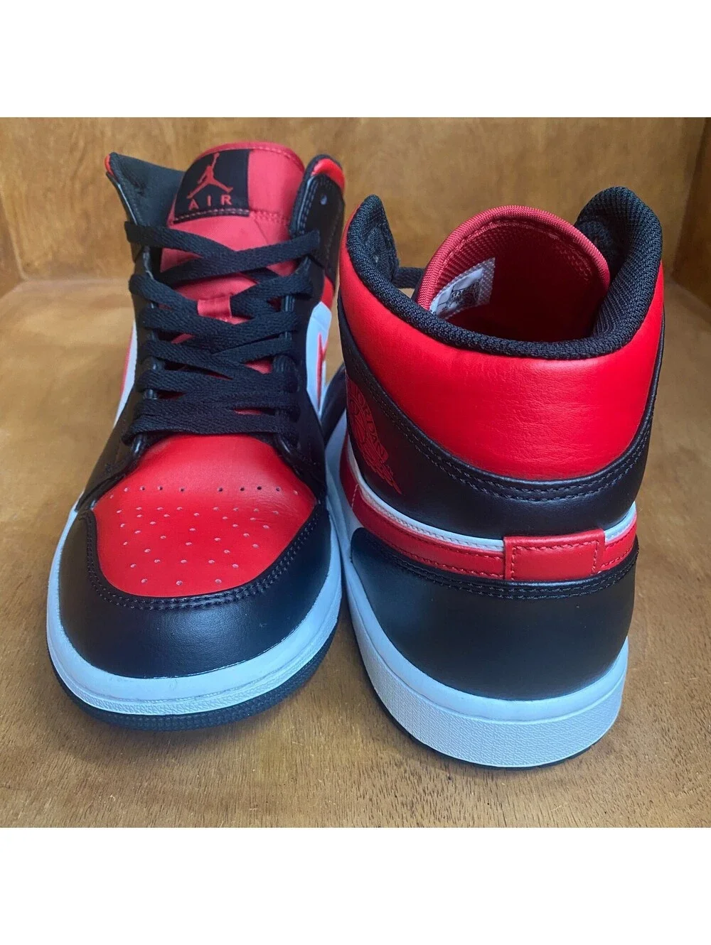 Nike Air Jordan 1 Mid Bred Toe Shoes Mens 10.5 Black Fire Red White 554724-079